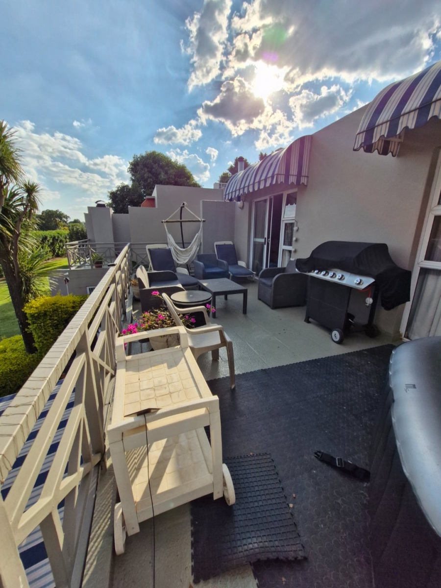 4 Bedroom Property for Sale in Caribbean Beach Club North West